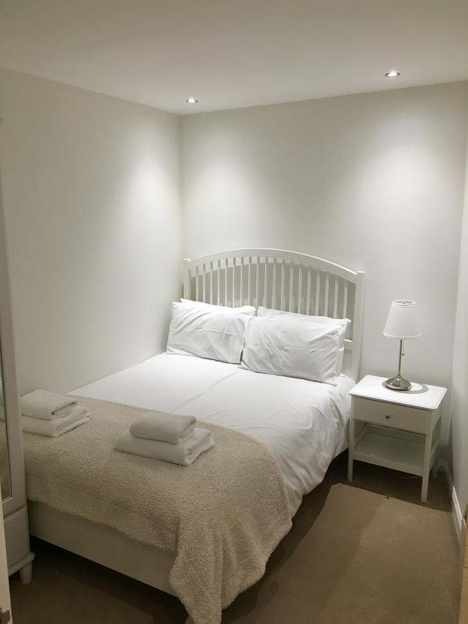 Haymarket 1 bed Apartment Edinburgh Eksteriør billede